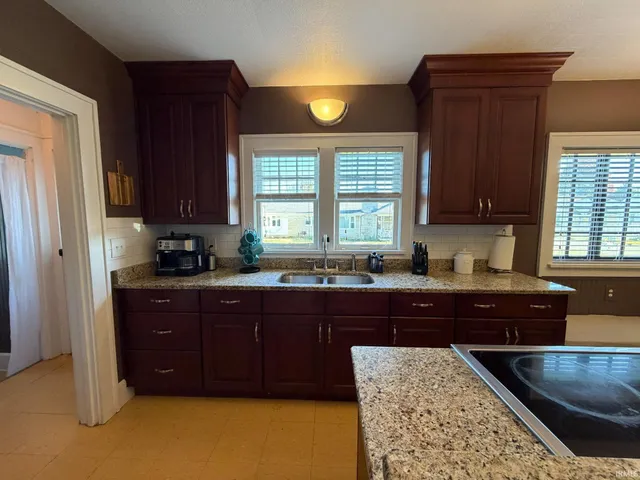 $259,900 | 2021 Park Avenue, Bedford, IN 47421