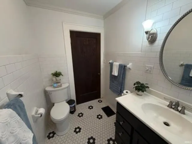 $259,900 | 2021 Park Avenue, Bedford, IN 47421