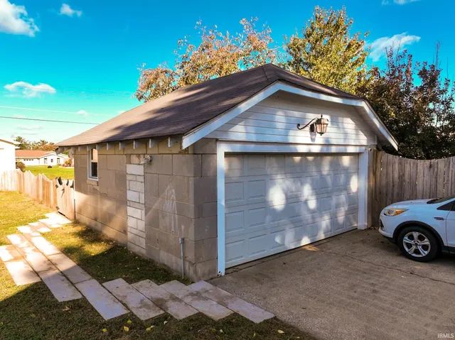 $259,900 | 2021 Park Avenue, Bedford, IN 47421