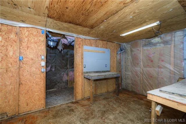 $315,000 | 168 Nellie Lane, Linn Creek, MO 65052