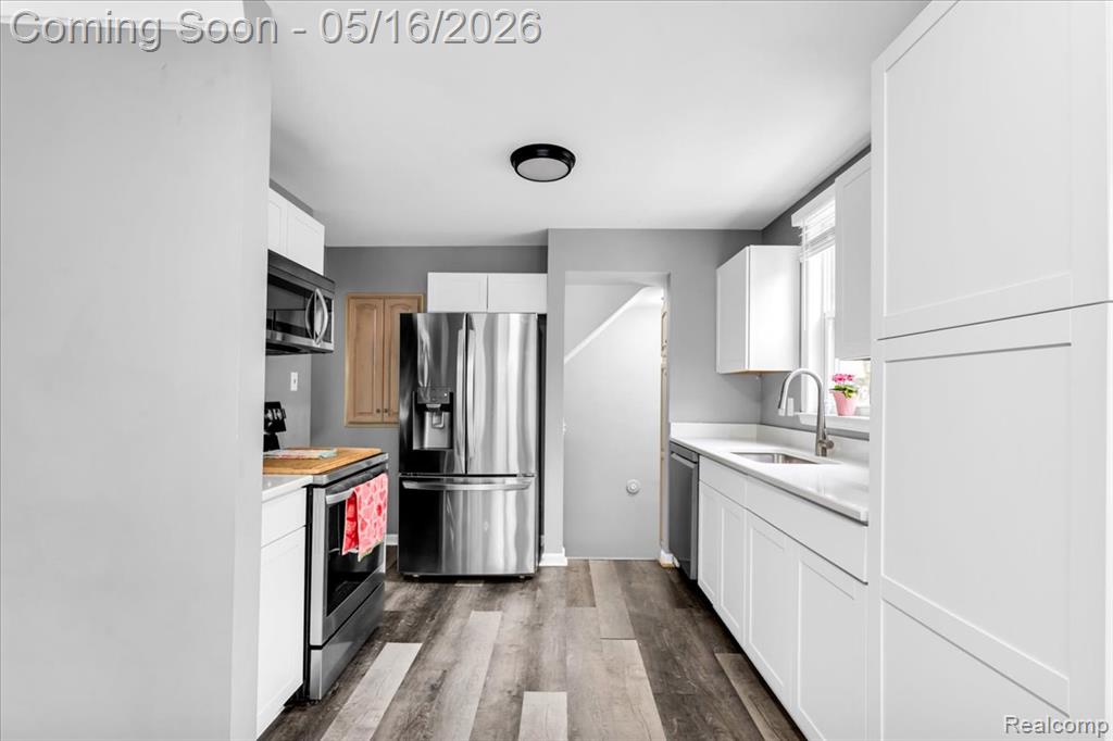 1174 Columbia Road Berkley, MI 48072 - Photo 12 of 41