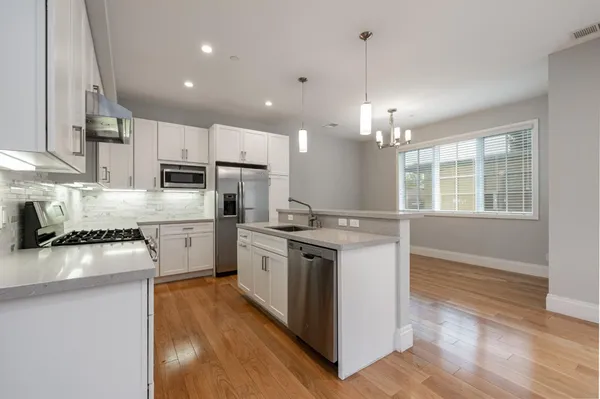 $5,700 | 436 Laurel Street, Unit 3, San Carlos, CA 94070