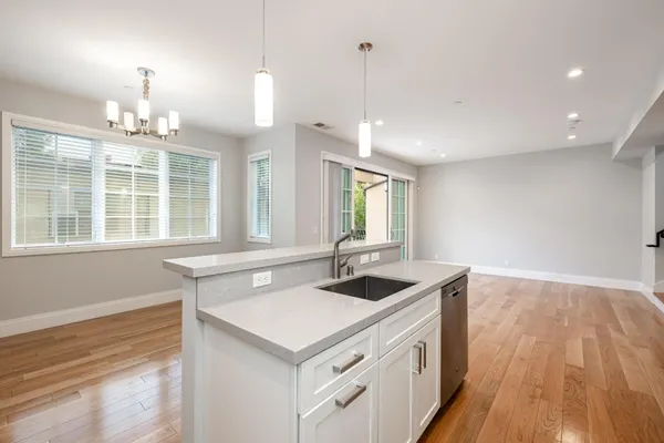 $5,700 | 436 Laurel Street, Unit 3, San Carlos, CA 94070