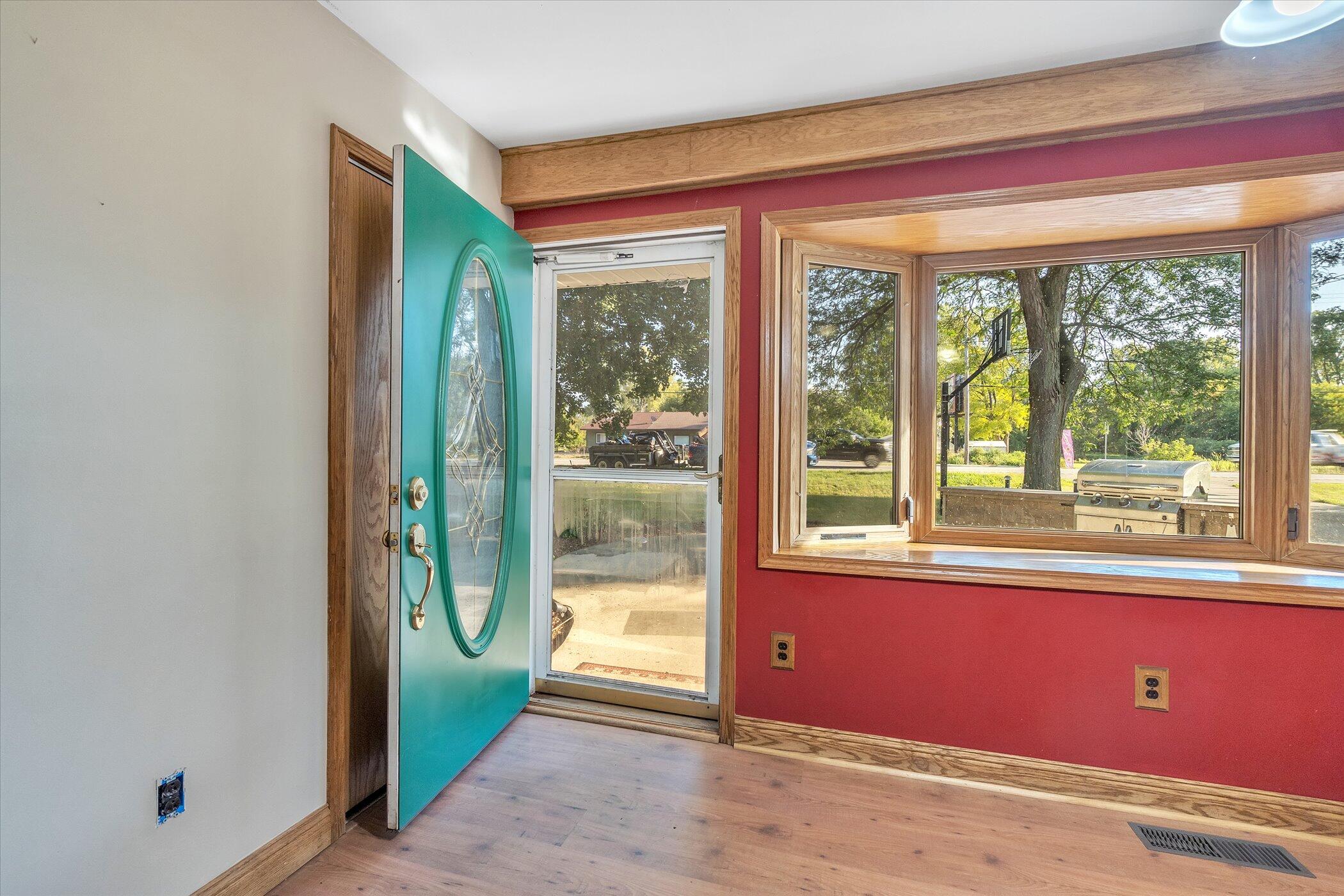 3404 Brooklyn Road Jackson, MI 49203 - Photo 6 of 34 06-3404 Brooklyn Rd-Windowstill-Real-Est