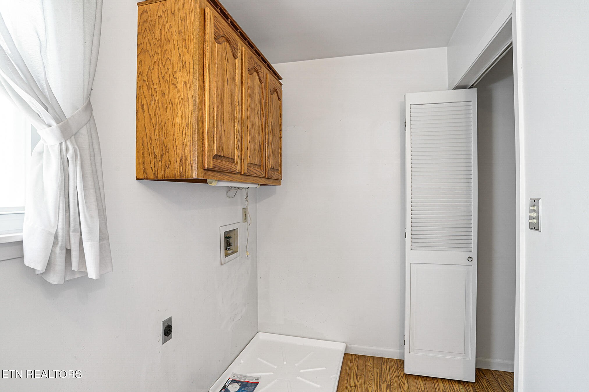 2015 Carolyn Drive Jefferson City, TN 37760 - Photo 13 of 44 a bathroom with a sink