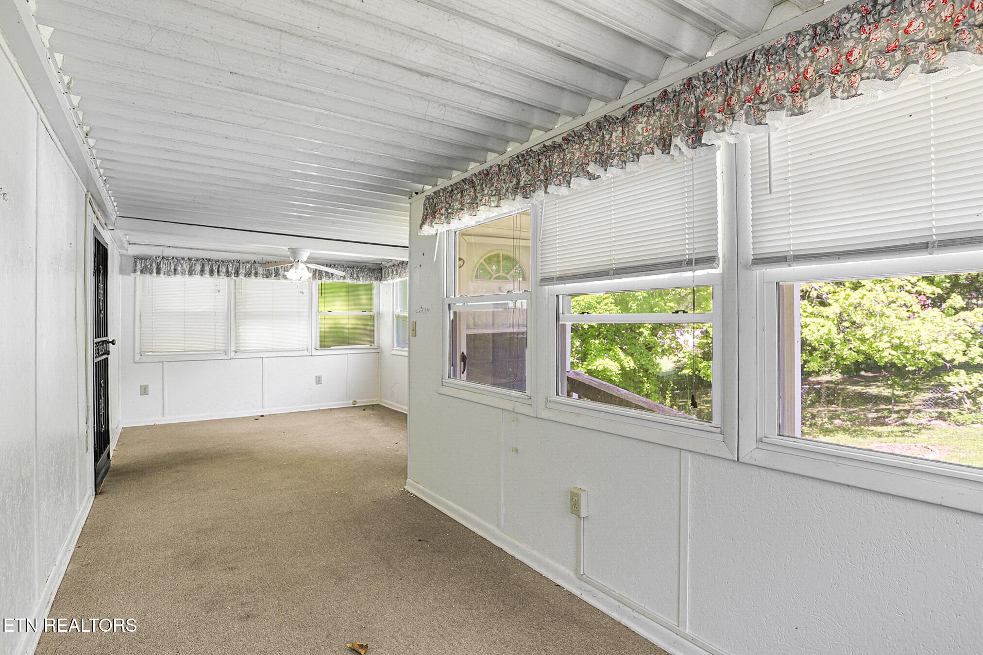 2015 Carolyn Drive Jefferson City, TN 37760 - Photo 21 of 44 a view of an empty room with a window