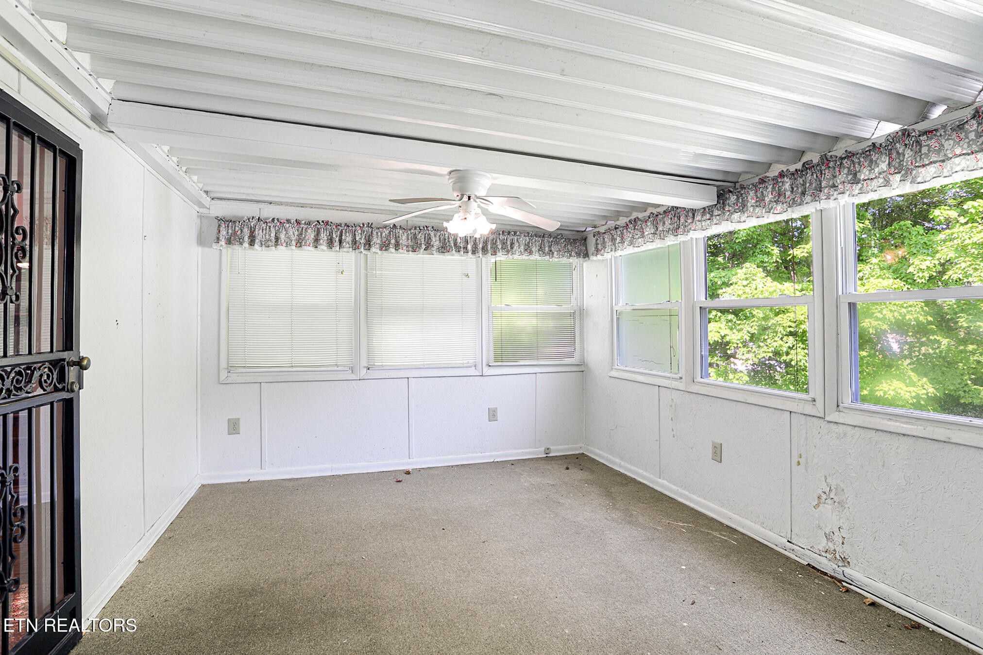 2015 Carolyn Drive Jefferson City, TN 37760 - Photo 22 of 44 a view of an empty room with a window