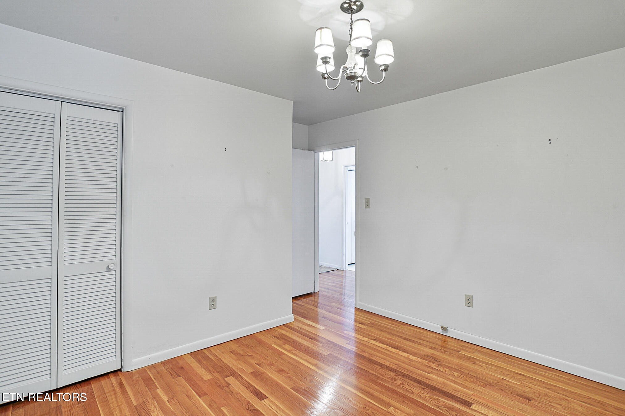 2015 Carolyn Drive Jefferson City, TN 37760 - Photo 24 of 44 a view of empty room with wooden floor