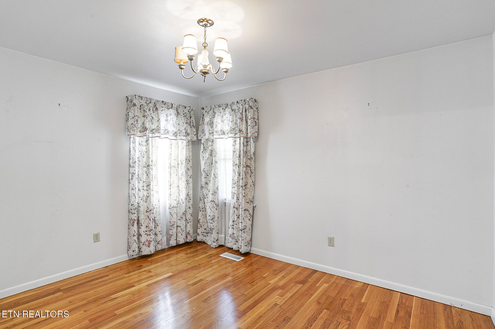 2015 Carolyn Drive Jefferson City, TN 37760 - Photo 27 of 44 a view of an empty room with a window