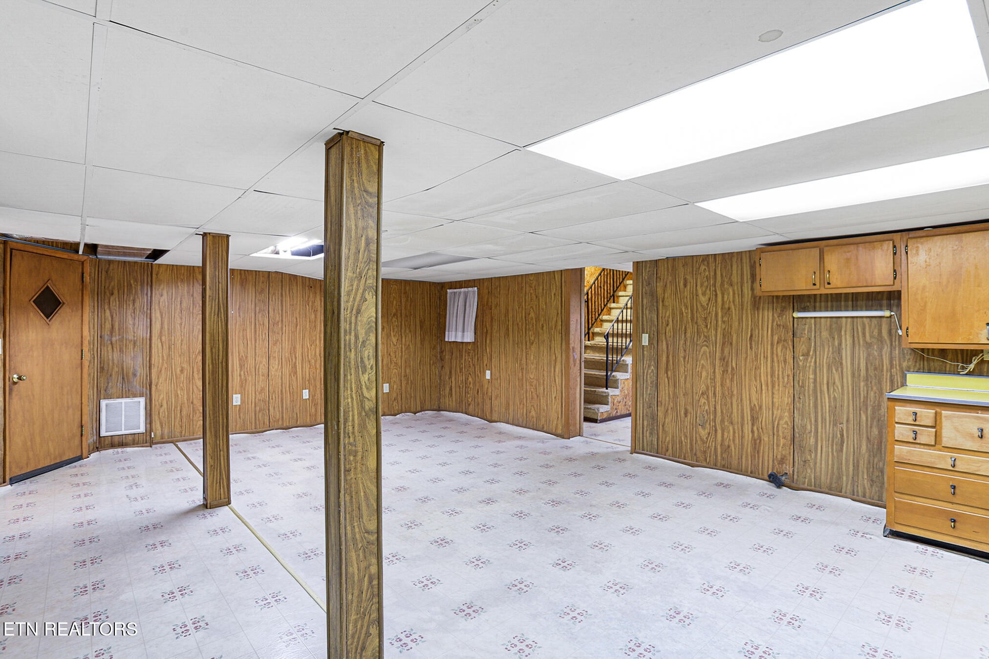2015 Carolyn Drive Jefferson City, TN 37760 - Photo 32 of 44 a view of a room with a flat screen tv