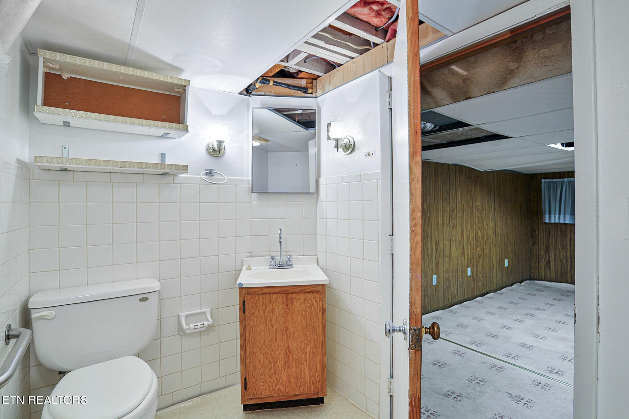 2015 Carolyn Drive Jefferson City, TN 37760 - Photo 36 of 44 a bathroom with a toilet and a sink