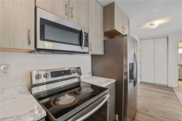 $379,000 | 23515 Lyons Avenue, Unit 281, Valencia, CA 91355