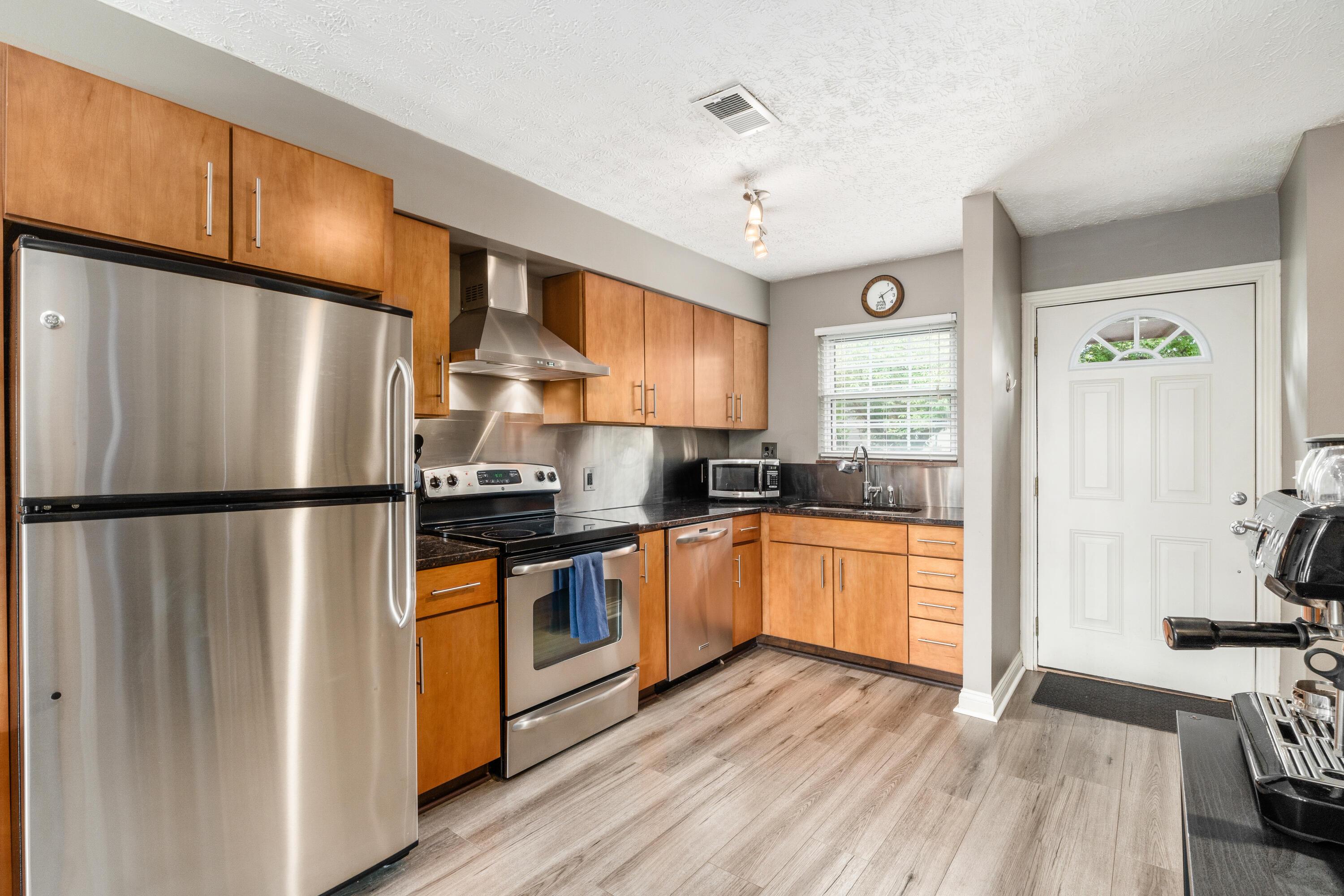 823 McClain Road Columbus, OH 43212 - Photo 7 of 32 Kitchen