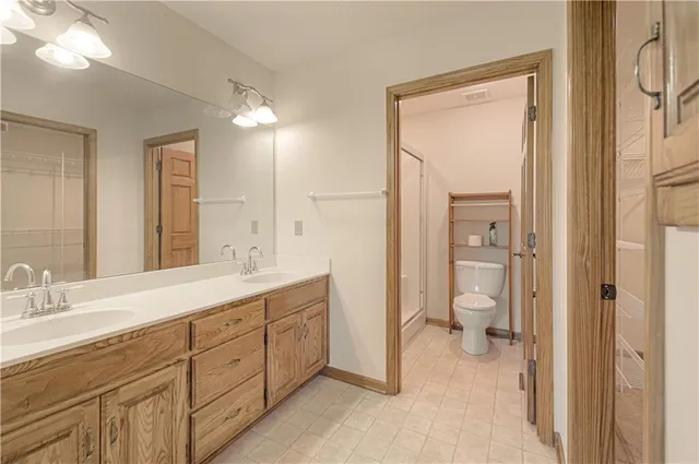 $320,000 | 4500 Harvard Lane, Kansas City, MO 64133