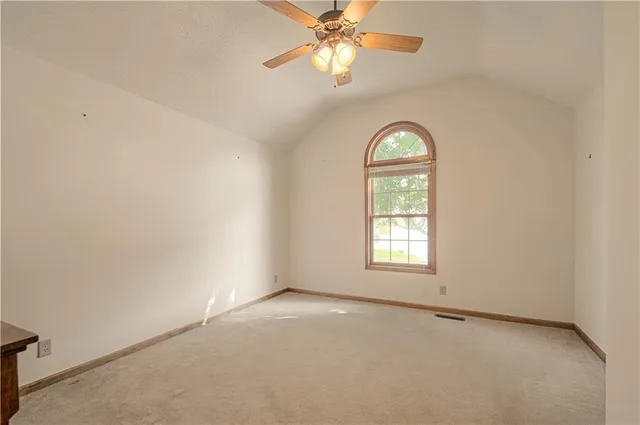 $320,000 | 4500 Harvard Lane, Kansas City, MO 64133