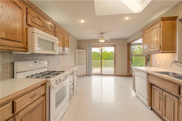 $320,000 | 4500 Harvard Lane, Kansas City, MO 64133