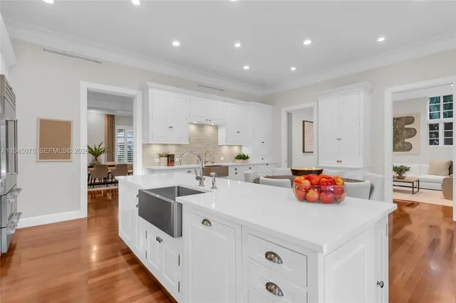 $10,500,000 | 7426 Southwest 49th Place, Miami, FL 33143