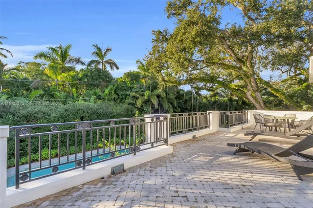 $10,500,000 | 7426 Southwest 49th Place, Miami, FL 33143