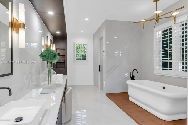 $10,500,000 | 7426 Southwest 49th Place, Miami, FL 33143