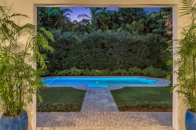 $10,500,000 | 7426 Southwest 49th Place, Miami, FL 33143