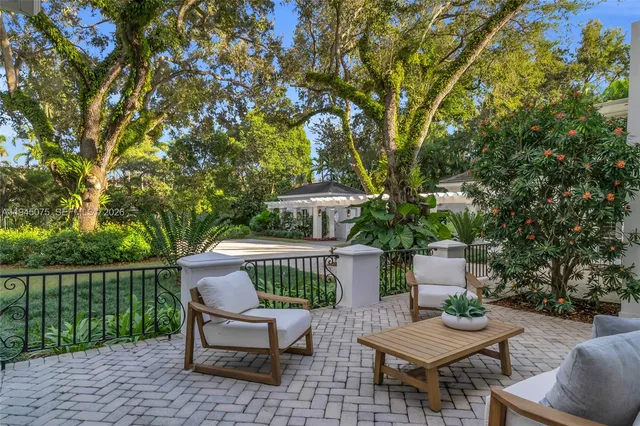 $10,500,000 | 7426 Southwest 49th Place, Miami, FL 33143