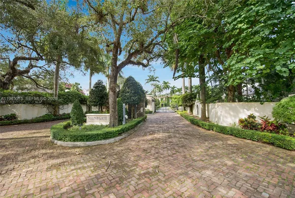 $9,999,000 | 7426 Southwest 49th Place, Miami, FL 33143