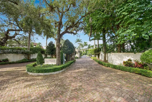 $10,500,000 | 7426 Southwest 49th Place, Miami, FL 33143
