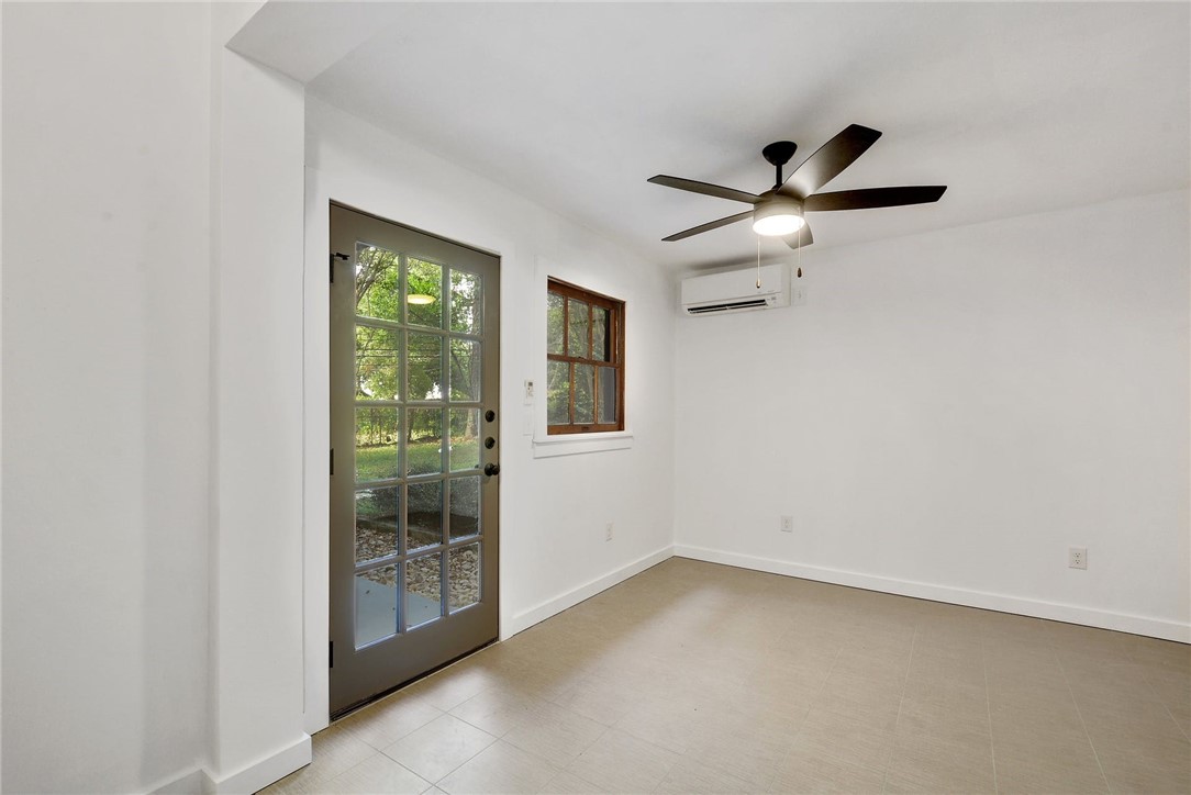 4504 Elwood Road Austin, TX 78722 - Photo 34 of 40