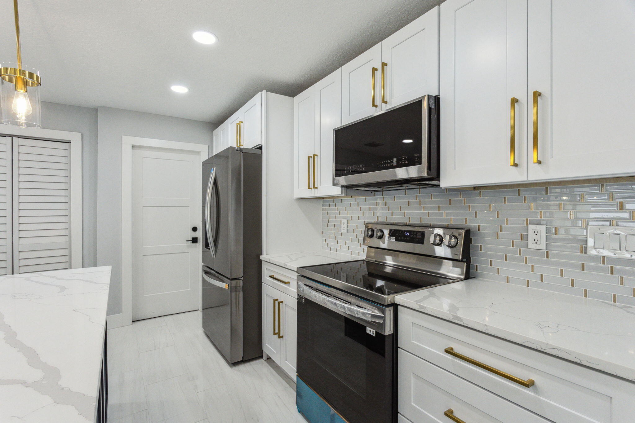 521 Curlew Road Delray Beach, FL 33444 - Photo 13 of 41 25-web-or-mls-0E2A9462