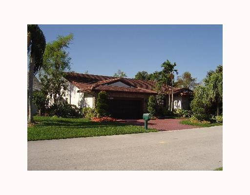 8216 Northwest 80th Street Tamarac, FL 33321 - Photo 2 of 16 Exterior Front