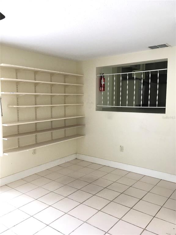 539 Libby Road Babson Park, FL 33827 - Photo 34 of 89 a view of a bathroom with a bathtub