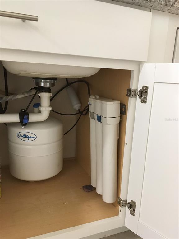 539 Libby Road Babson Park, FL 33827 - Photo 74 of 89 a utility room with washer and dryer