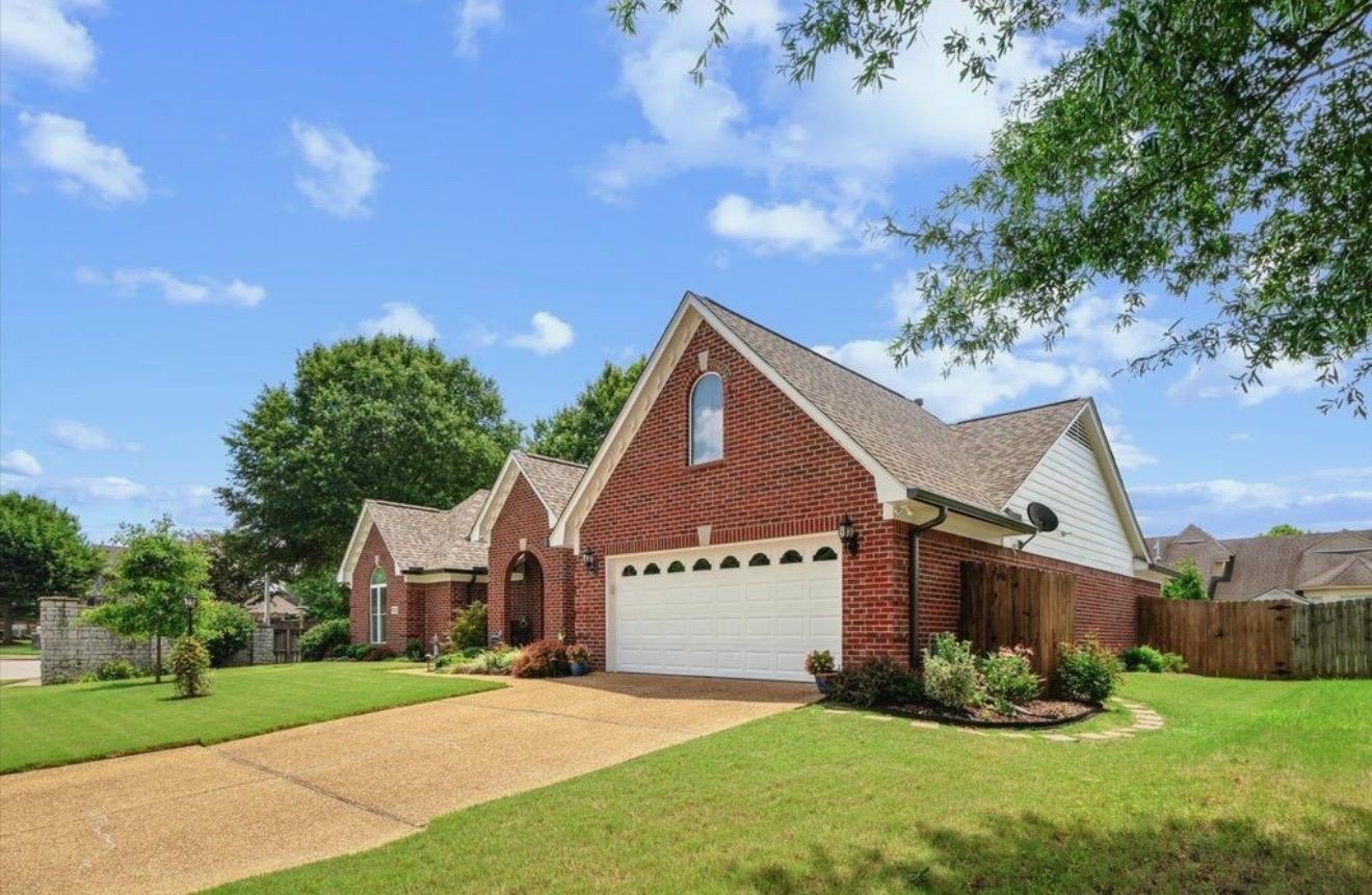 9333 Breakstone Cove Collierville, TN 38017 - Photo 3 of 39