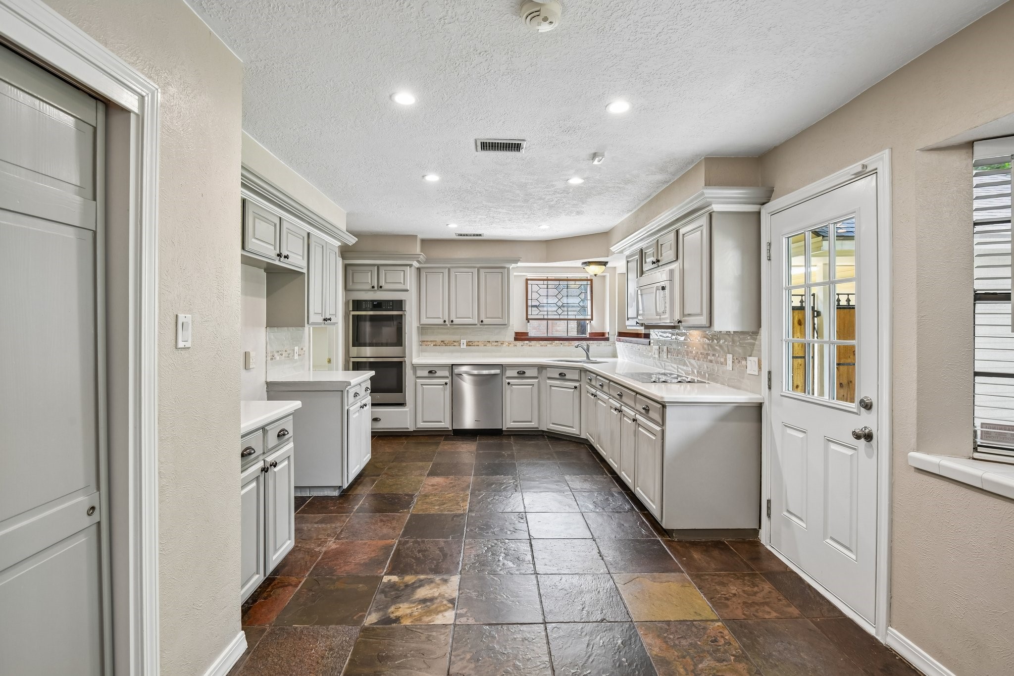 17703 Oaksham Lane Spring, TX 77379 - Photo 12 of 46