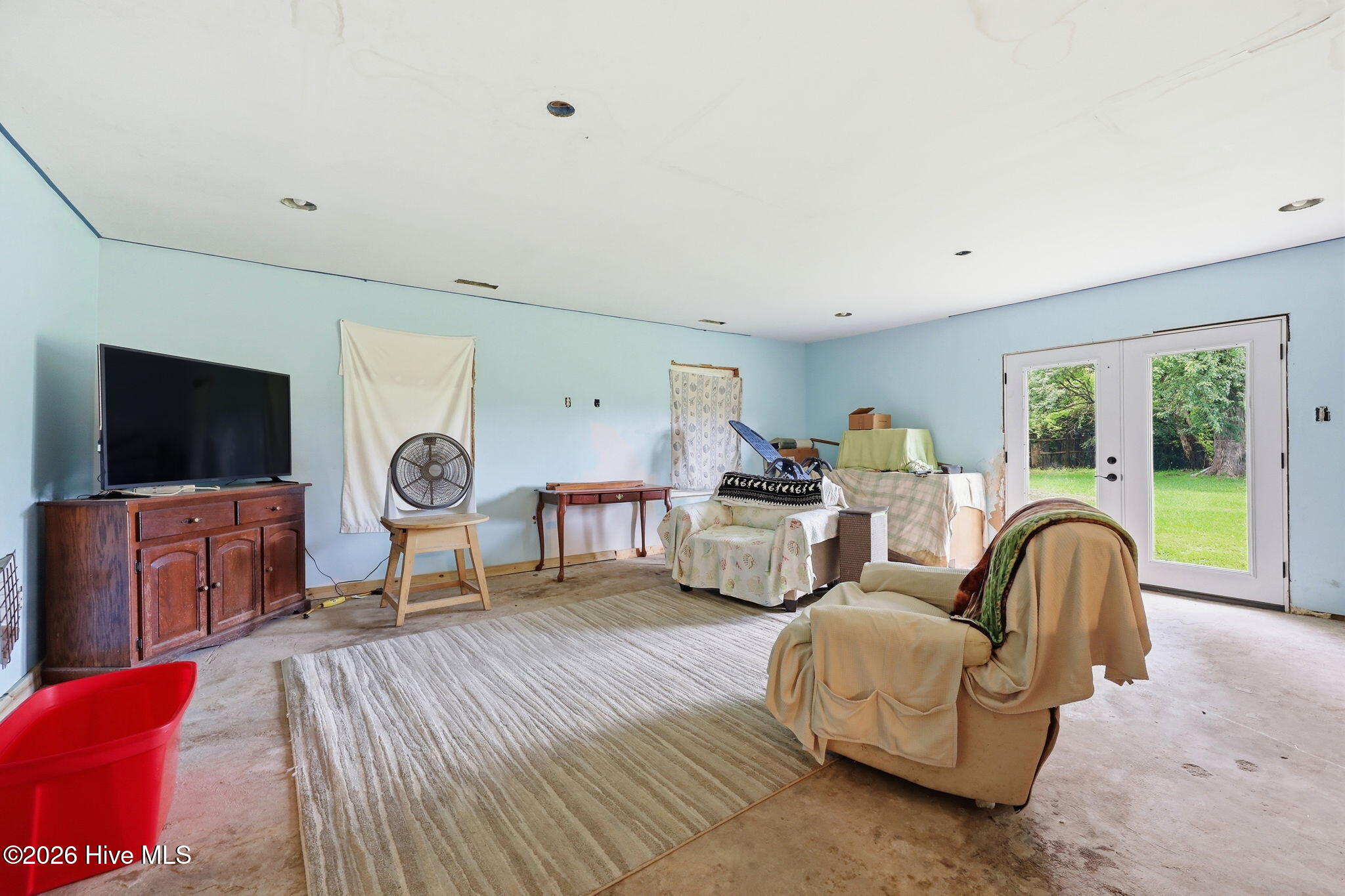 1239 Hibbs Road Newport, NC 28570 - Photo 7 of 17 Living room