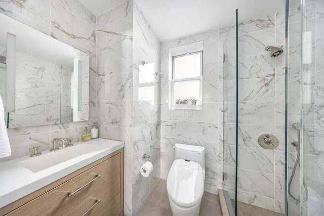 $995,000 | 419 East 57th Street, Unit 2D | Sutton Place