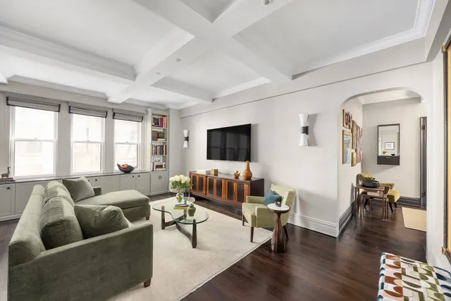 $995,000 | 419 East 57th Street, Unit 2D | Sutton Place