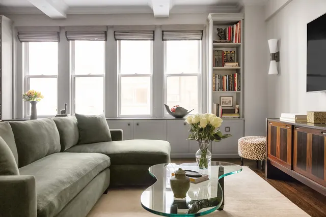 $995,000 | 419 East 57th Street, Unit 2D | Sutton Place