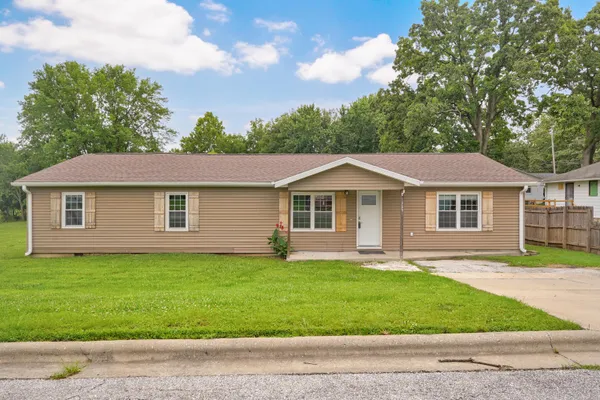 $209,900 | 1009 West Division Street, Bolivar, MO 65613