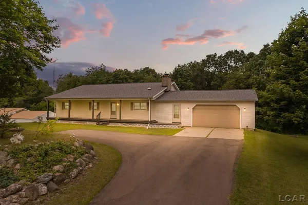 $799,900 | 2010 South Kane Road, Stockbridge, MI 49285