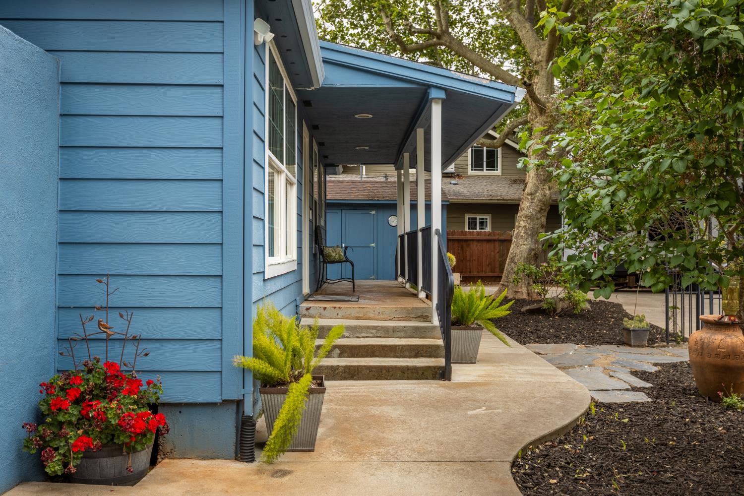 12160 McCourtney Road Grass Valley, CA 95949 - Photo 7 of 29