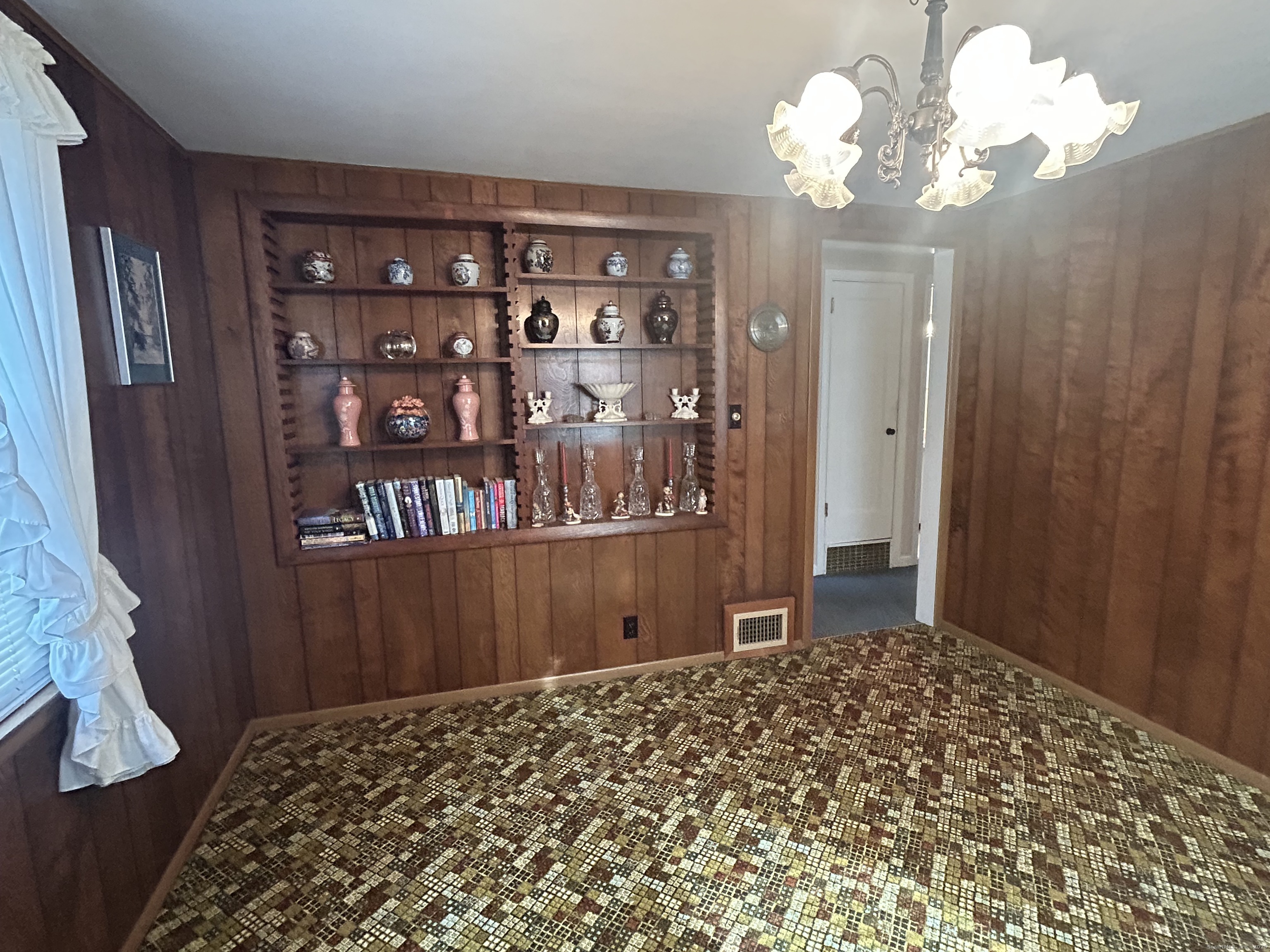 49 Damson Lane Naugatuck, CT 06770 - Photo 8 of 23