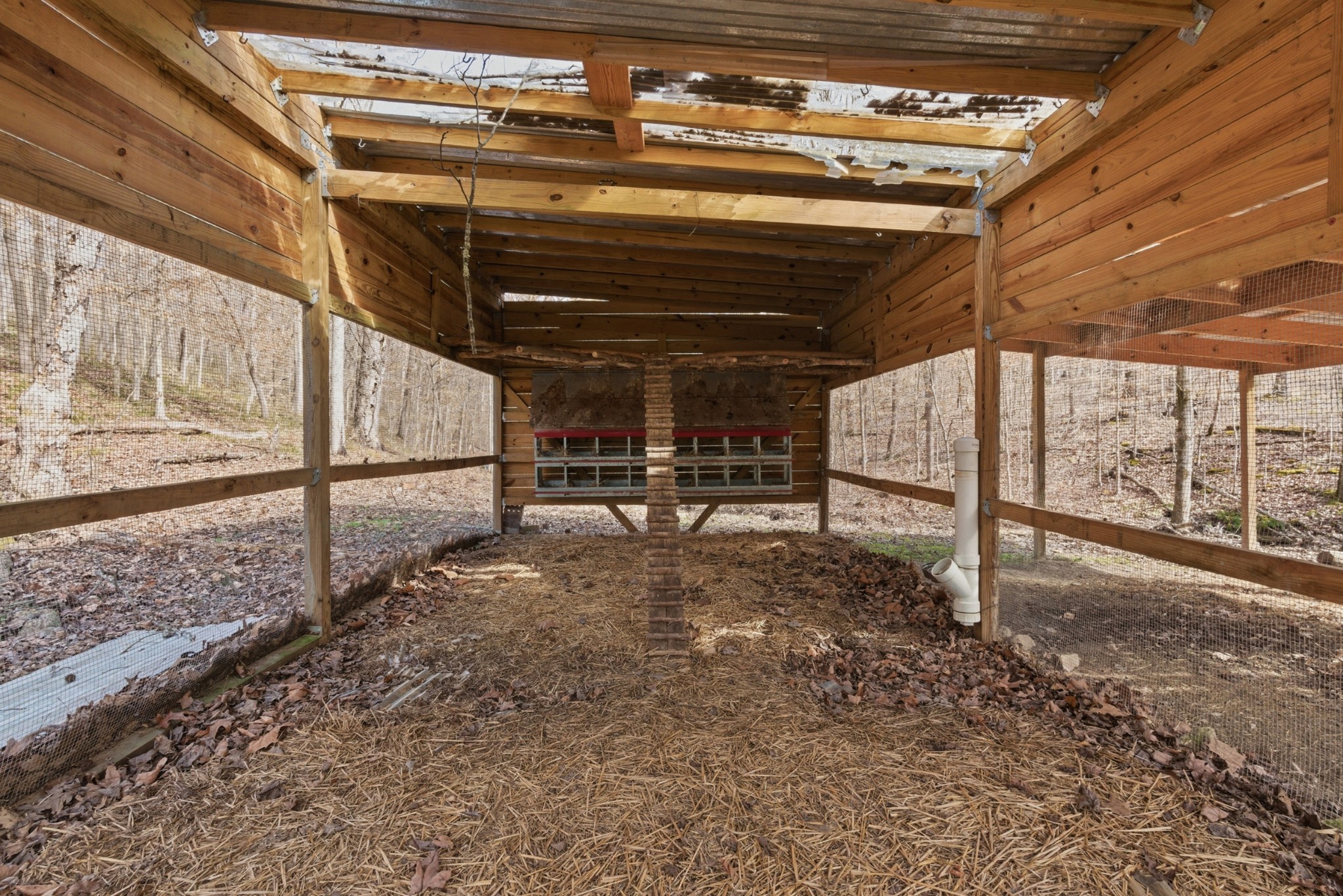 3972 Skelley Road Santa Fe, TN 38482 - Photo 35 of 47 a view of a garage