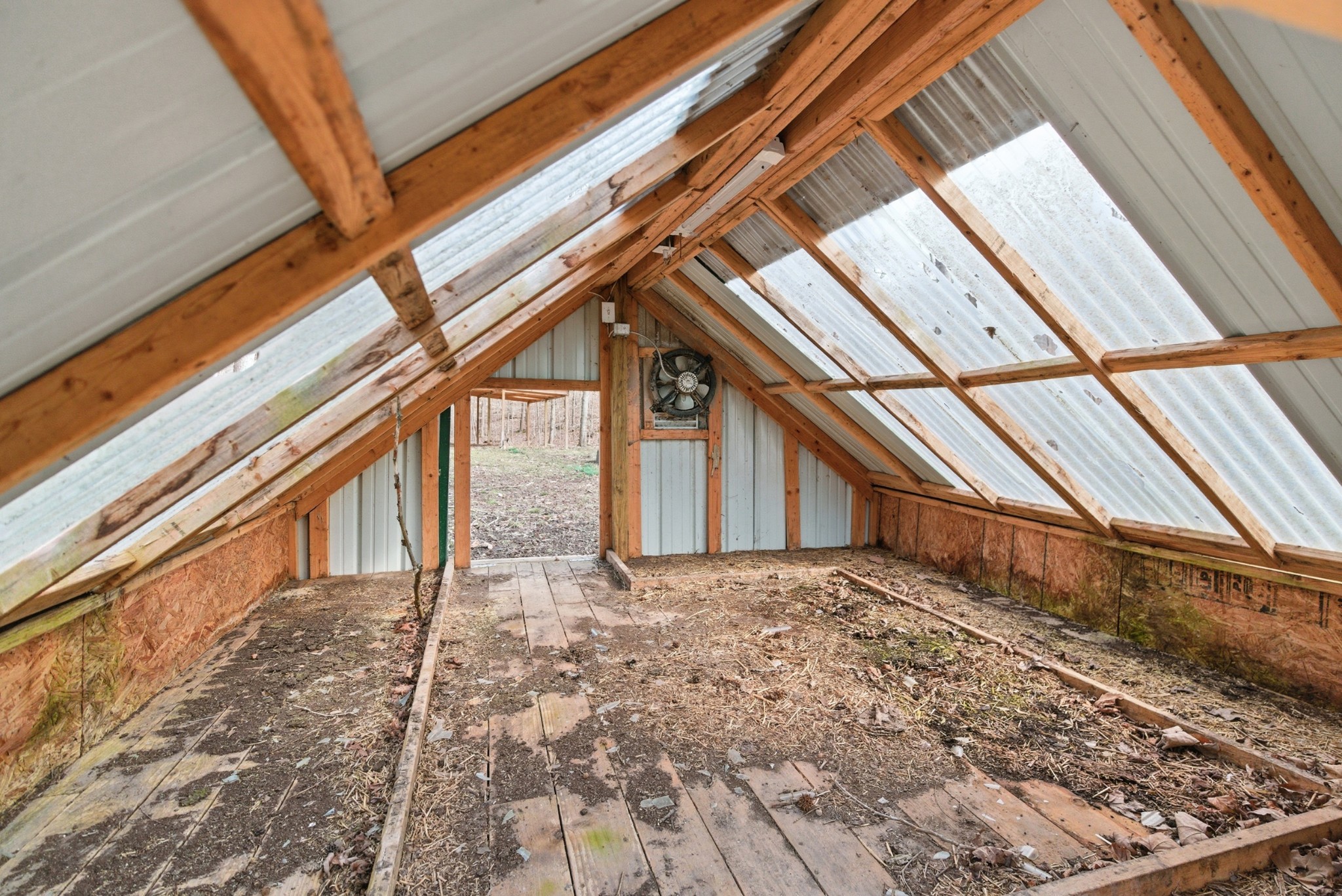 3972 Skelley Road Santa Fe, TN 38482 - Photo 46 of 47 a view of a house with a snow on the wall