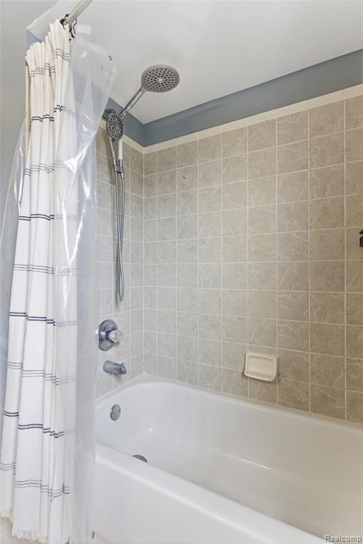 3402 Tremonte Circle Rochester, MI 48306 - Photo 21 of 37