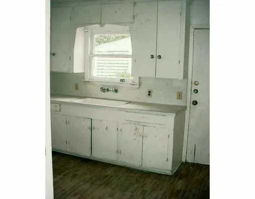 a view of a window in a room