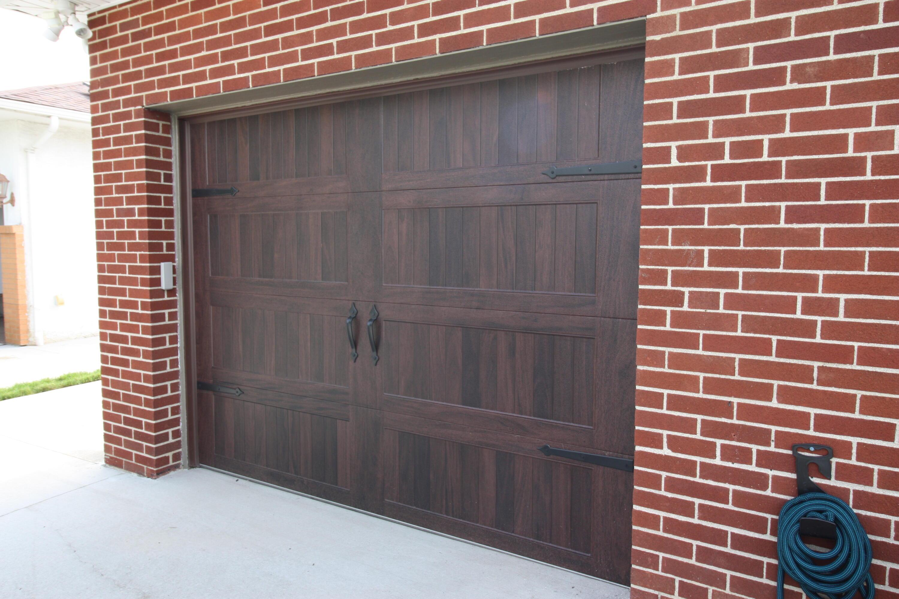 330 Topsfield Road Columbus, OH 43228 - Photo 3 of 28 new garage door