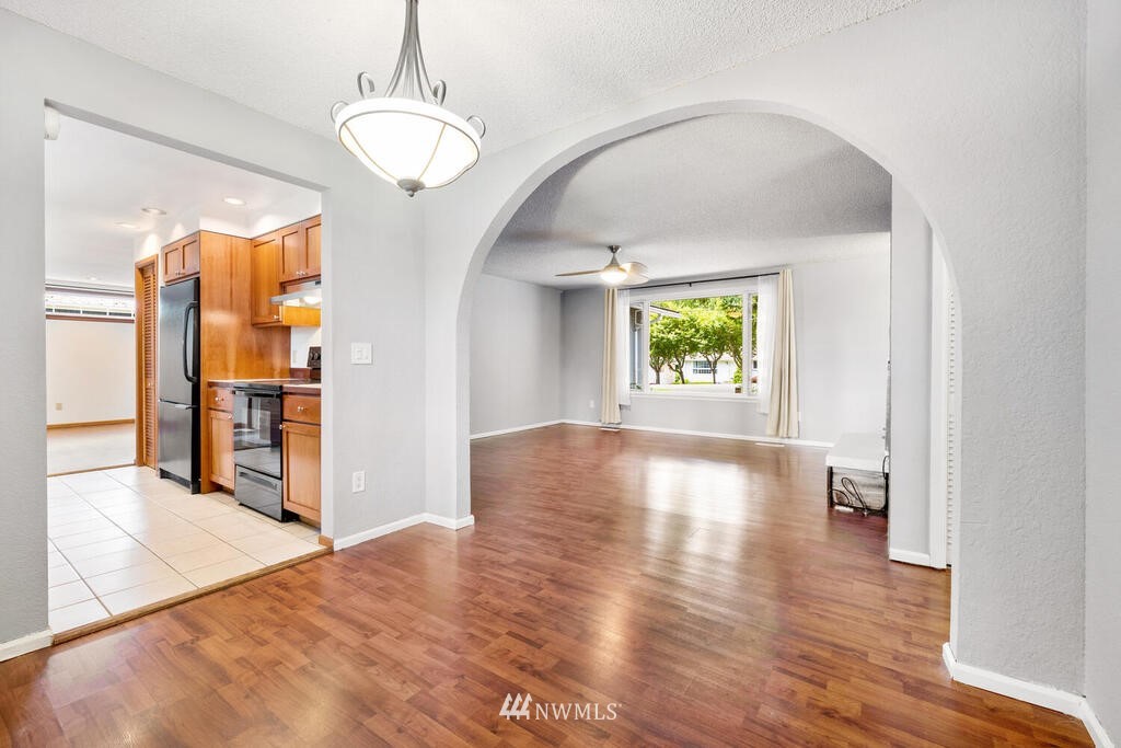 14654 203rd Avenue Southeast Renton, WA 98059 - Photo 13 of 39