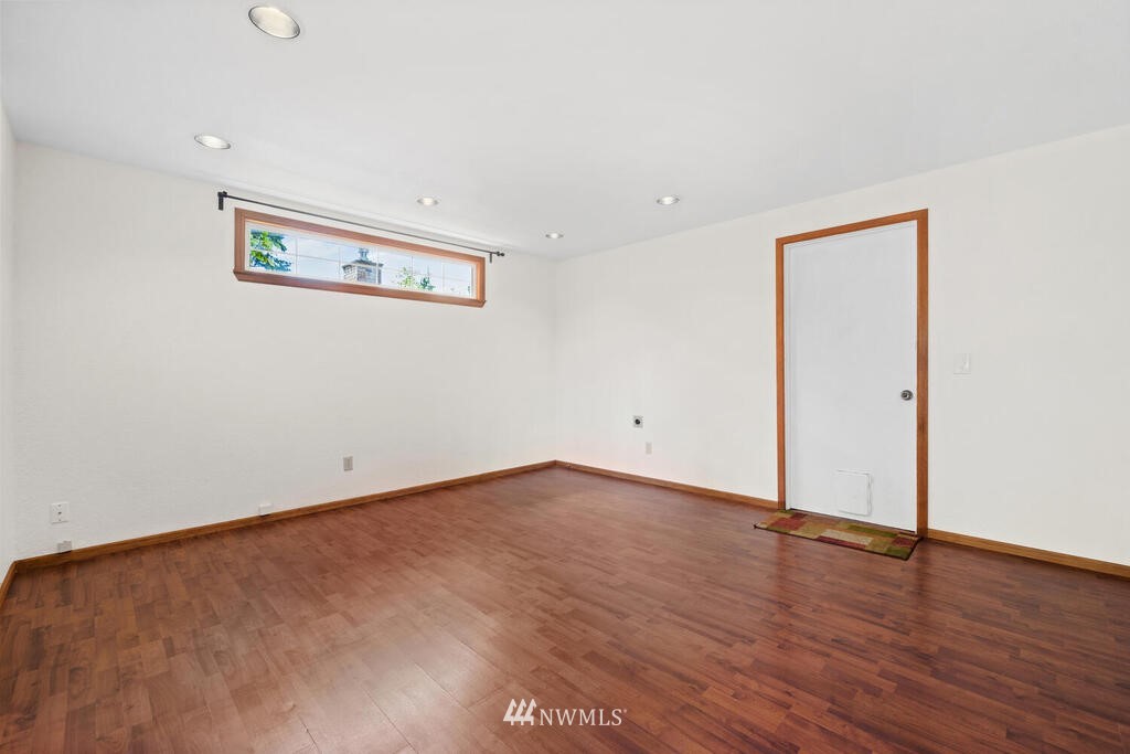 14654 203rd Avenue Southeast Renton, WA 98059 - Photo 18 of 39