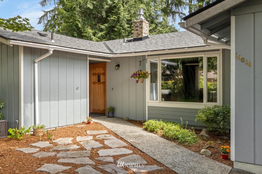 14654 203rd Avenue Southeast Renton, WA 98059 - Photo 3 of 39